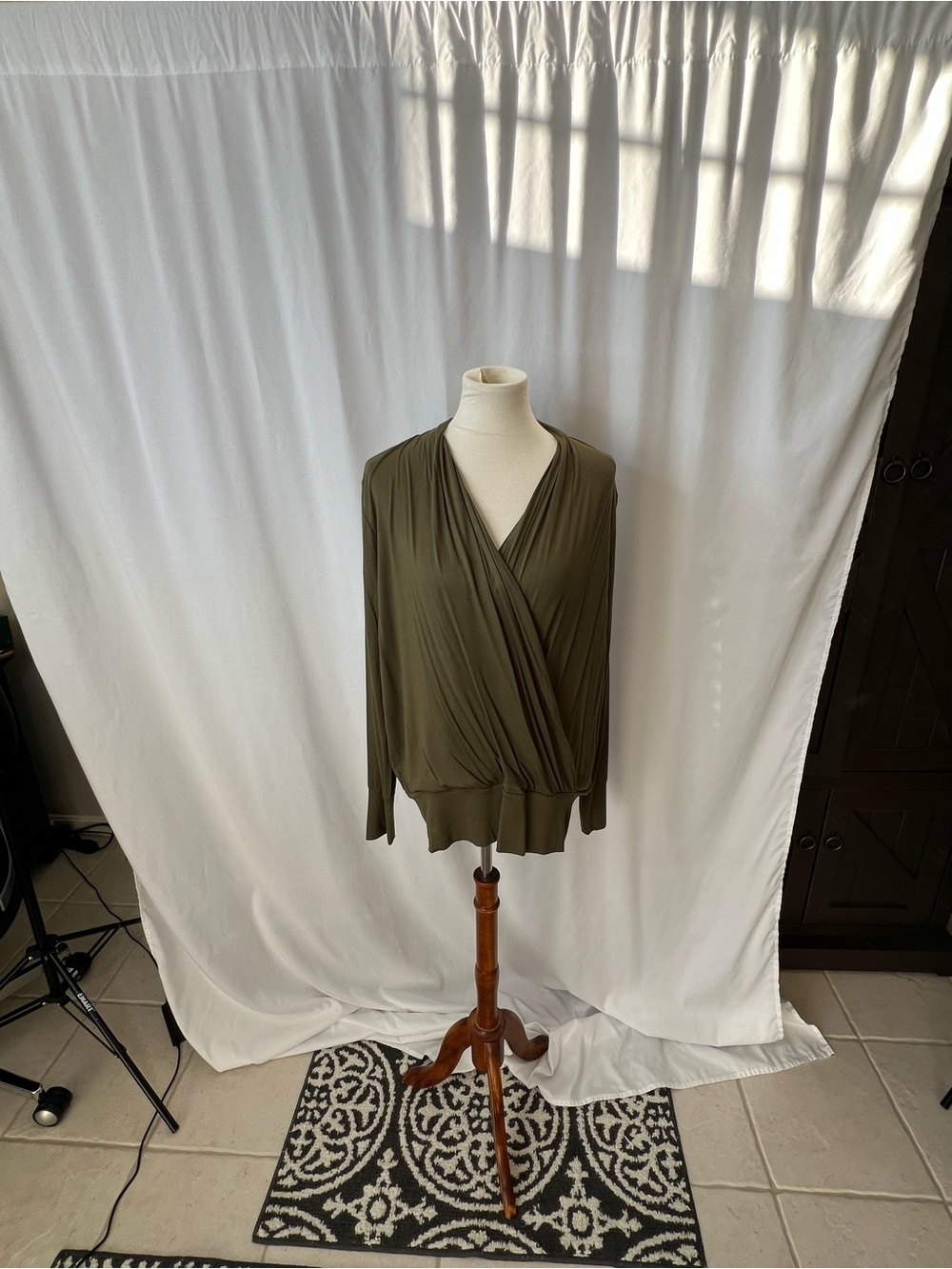 💚 VENUS Olive Green Draped Wrap Top – Size M 💚